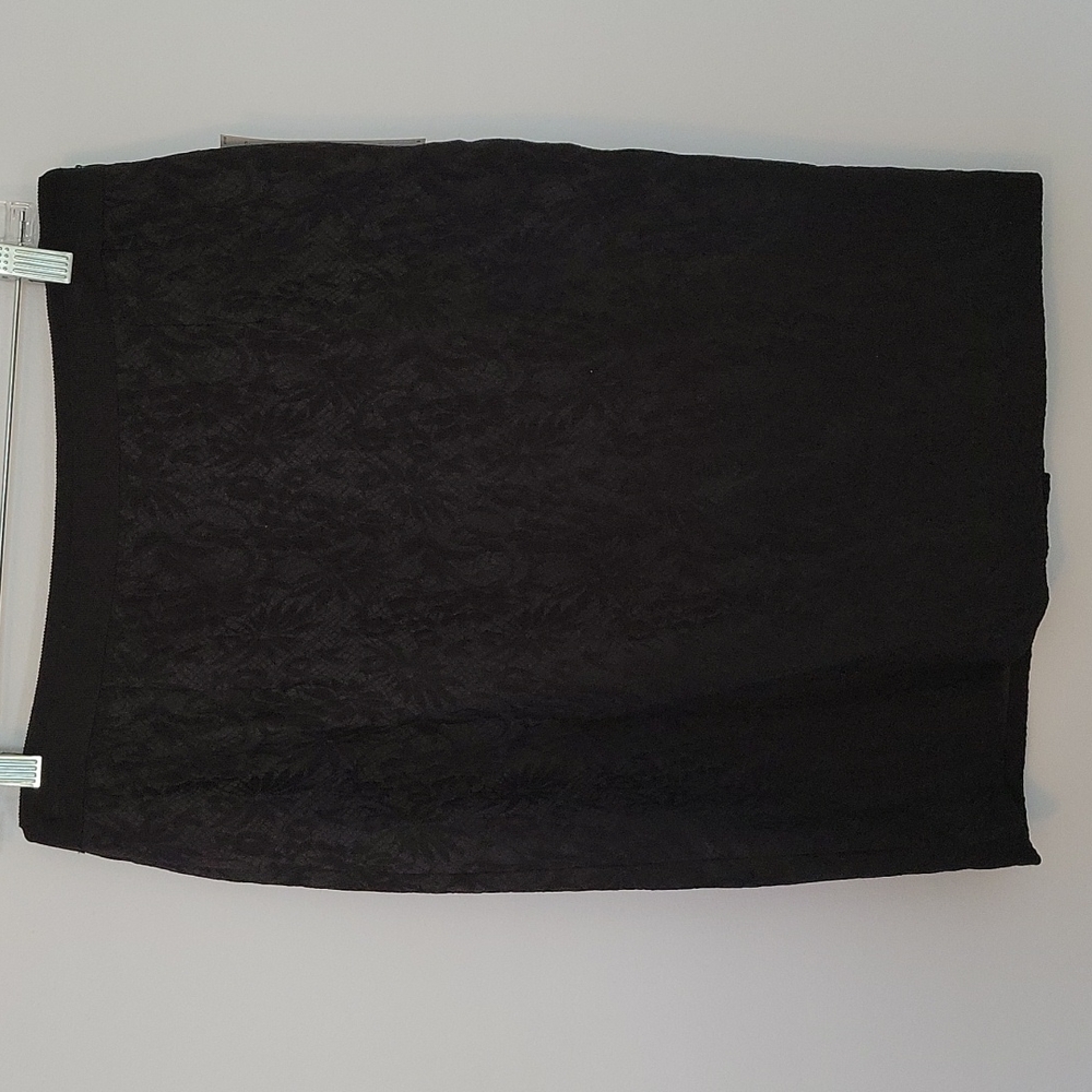 Dana Buchman Black Lace Skirt, Size 6
